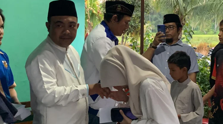 KNPI Salurkan Bantuan untuk Korban Banjir dan Surau di Pariaman
