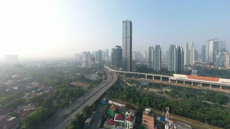 BMKG Waspadai Hujan Lebat dan Angin Kencang di Jabodetabek