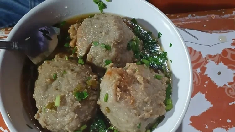 Kuliner Bakso Kumis Blok S yang Legendaris