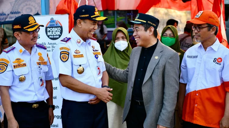 Ketua DPRD DKI Tinjau Posko Mudik Lebak Bulus