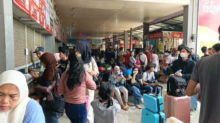 Pastikan Kesiapan Mudik Idulfitri, Wali Kota Jakbar Tinjau Terminal Kalideres