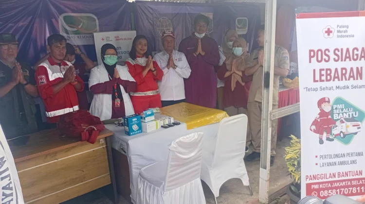 PMI Jaksel Buka Pos Kesehatan di-Terminal Lebak Bulus
