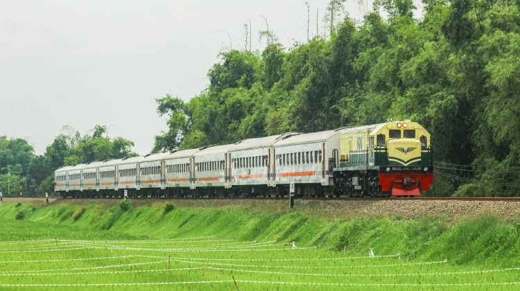 Arus Balik Meningkat, KAI Catat Kedatangan Penumpang di Jakarta Lebih Tinggi