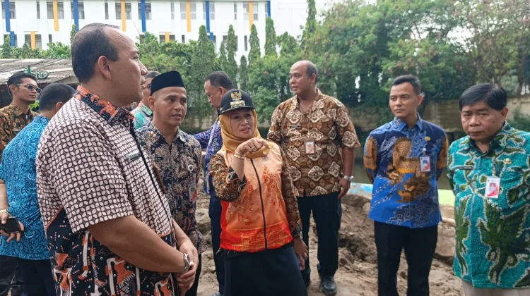 Pemkot Jakbar Bakal Pasang Bronjong Cegah Longsor Susulan di Rawa Buaya