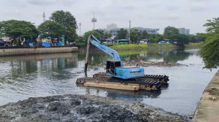 Siagakan Pompa dan Keruk Kali-Waduk, Dinas SDA Jakarta Antisipasi Cuaca Ekstrim