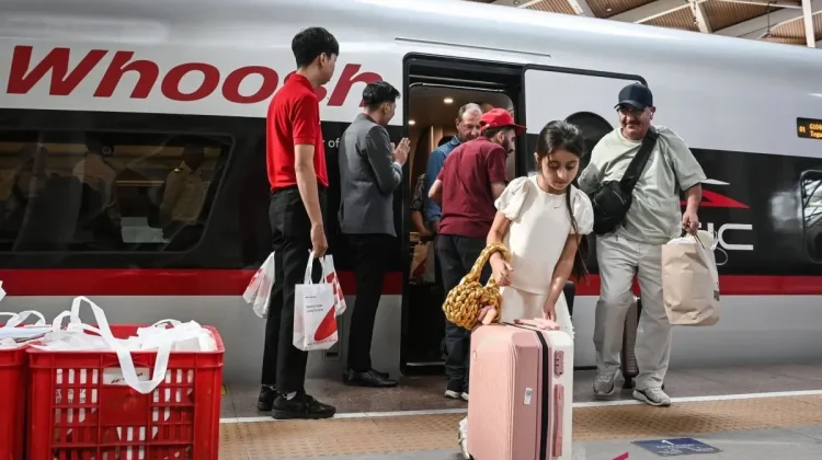 KCIC Proyeksikan Penumpang Whoosh Tembus Puluhan Ribu Orang