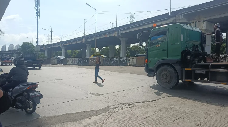 Potret Pejuang Jalanan, Bertaruh Nyawa di Jalur Tengkorak