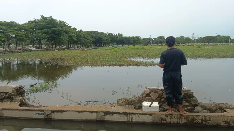 Pendapatan Penjaga Makam Turun saat Lebaran