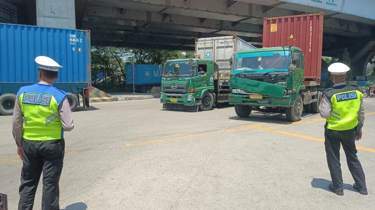 Antisipasi Lonjakan Kendaraan, Petugas Gabungan Siaga di Pelabuhan