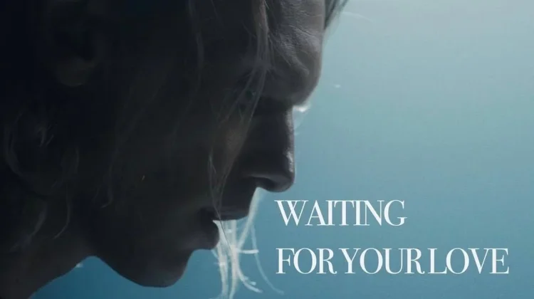 Jamie Campbell Bower Rilis Single Baru 'Waiting For Your Love'