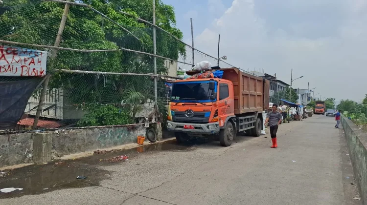 Pemkot Jakbar Terapkan Pengangkutan Bertahap Imbas Pembatasan Kuota Sampah