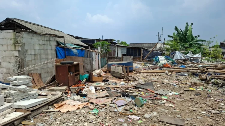 Pemkot Jakbar Segera Bongkar Sisa Bangunan di TPU Pegadungan