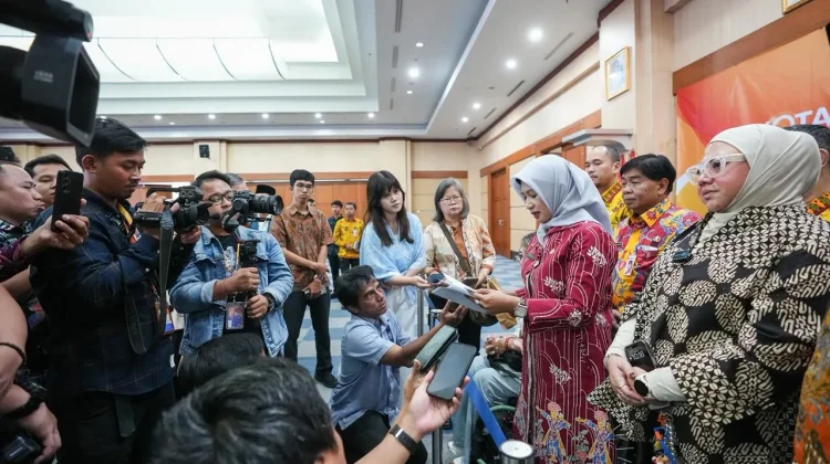 Target 70 Persen Sampah Dikelola dari Sumber, Pemkot Jakbar Gandeng KAI