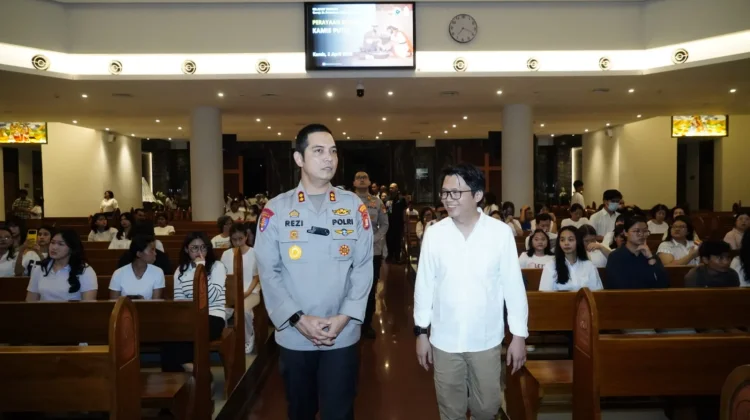 Pastikan Keamanan Misa Paskah, Wakapolres Jakbar Tinjau Sejumlah Gereja