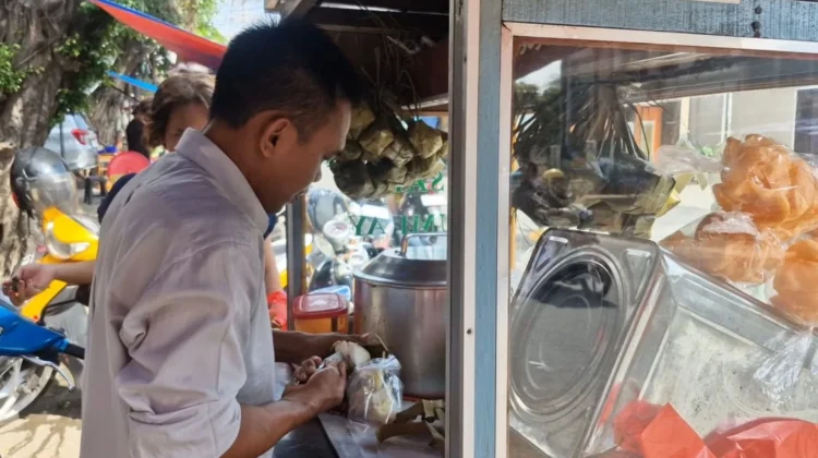 Pedagang Makanan Gusar akibat Lonjakan Harga Plastik Kemasan