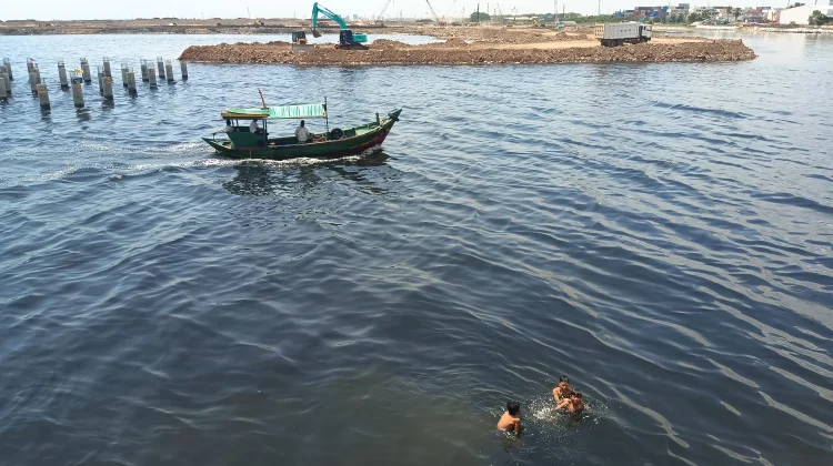 Derita Nelayan Cilincing Terhimpit Proyek Megah