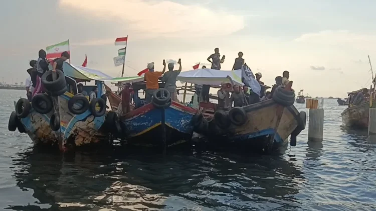 Kisah Casmadi: Laut Menjauh, Penghasilan Menyusut