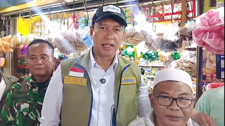 Pastikan Harga Sembako Stabil, Dirut Bulog Sidak Sejumlah Pasar di Kota Bekasi