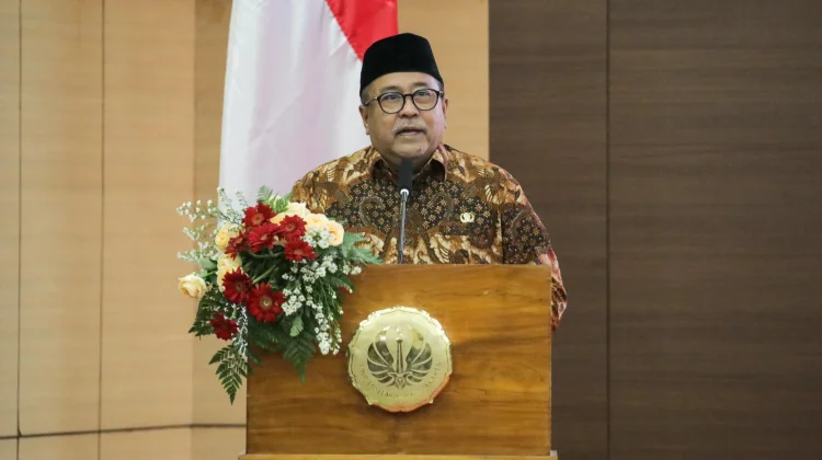 Wagub Rano Serahkan KJMU kepada 880 Penerima Baru