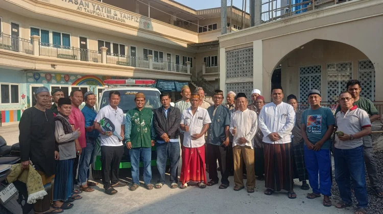 Komitmen Layani Masyarakat, Tri Waluyo Salurkan Ambulans Gratis