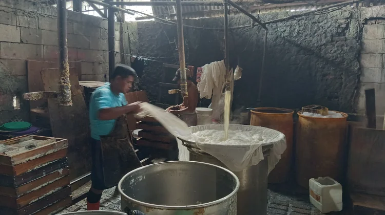 Menilik Geliat Pabrik Tahu Tradisional di Jakarta Utara