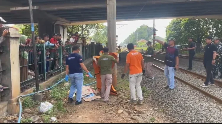 Lansia Meninggal Usai Tertabrak Kereta di Rawa Buaya Jakbar