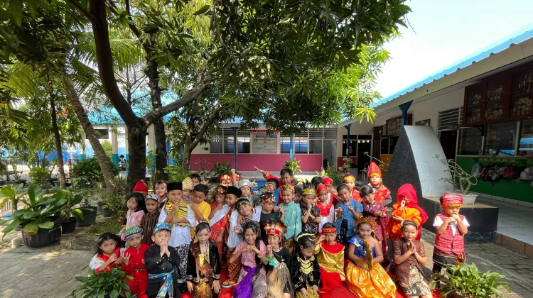 Tanamkan Toleransi, TK Strada Rayakan Hari Kartini
