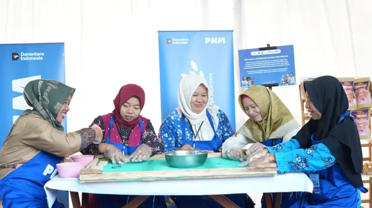 Momentum Hari Kartini 2026, PNM Dukung Usaha Rengginan Ibu Eko