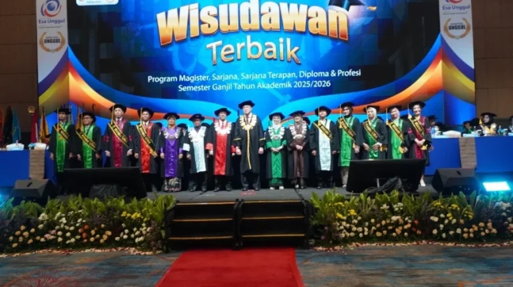 1.343 Mahasiswa Universitas Esa Unggul (UEU) Diwisuda