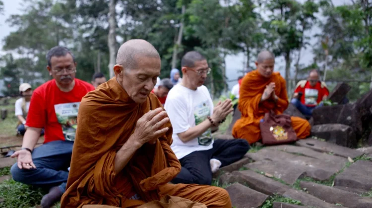 Hari Bumi: Doa Lintas Spiritualitas di Gunung Padang, Seruan Tobat Ekologis