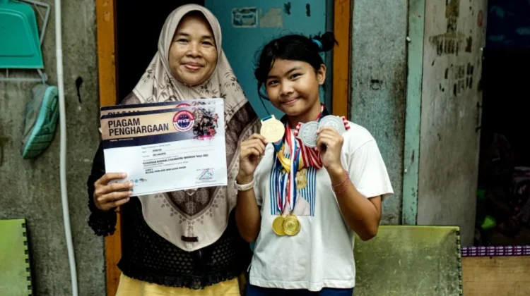 Karlina: Sang 'Ratu' Salto Penakluk Beton Jakarta