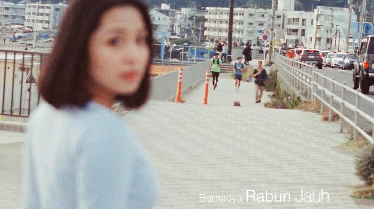 Bernadya Rilis “Rabun Jauh”