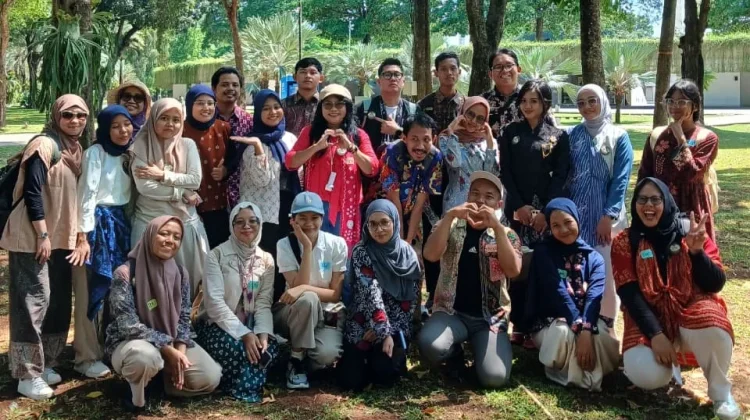 Jelajahi Sejarah Perempuan Melalui Walking Her Story