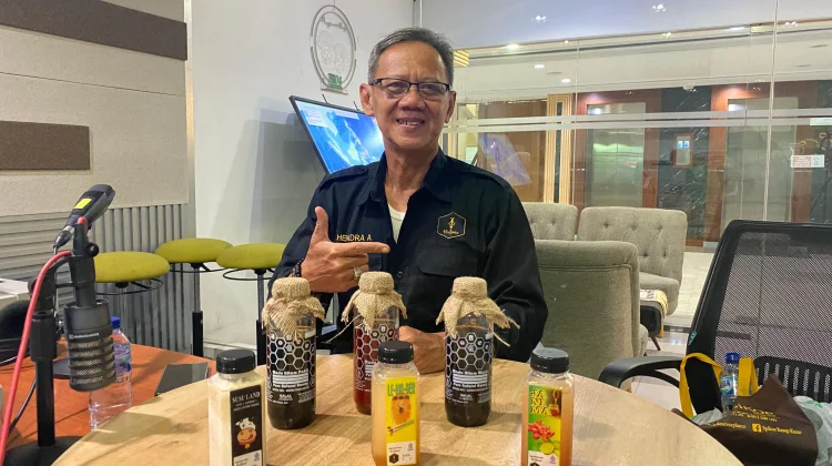 Berawal dari Diabetes, Hendra Bangun UMKM Madu Hobis