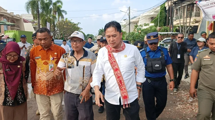 Terima Aduan Warga, Kevin Wu Sidak Pabrik Kerupuk di Kebon Jeruk Jakbar