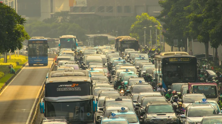 Arus Kendaraan Jakarta Tersendat Akibat Massa May Day