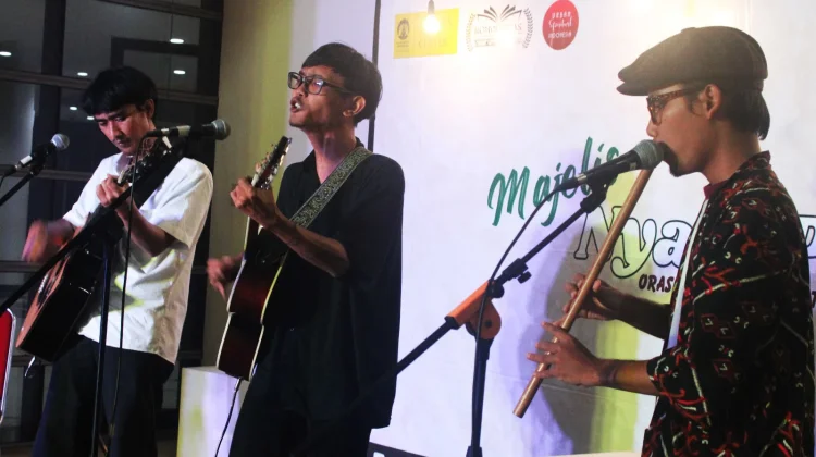Komunitas Makara Art Center UI, Hadirkan Pertunjukan Musik dan Puisi Umam Dante