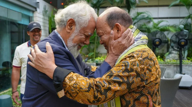 Mayor Jenderal (Purn) Mahidin Simbolon Bertemu dengan PM Xanana