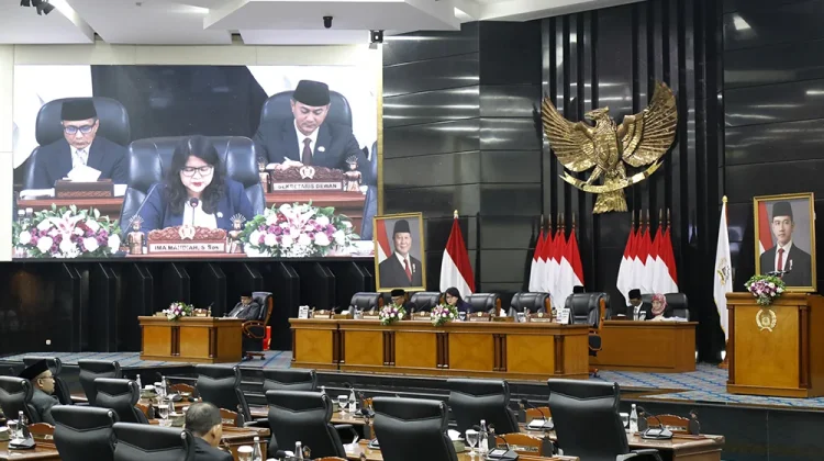 Rapat Paripurna DPRD DKI Tutup Masa Persidangan II