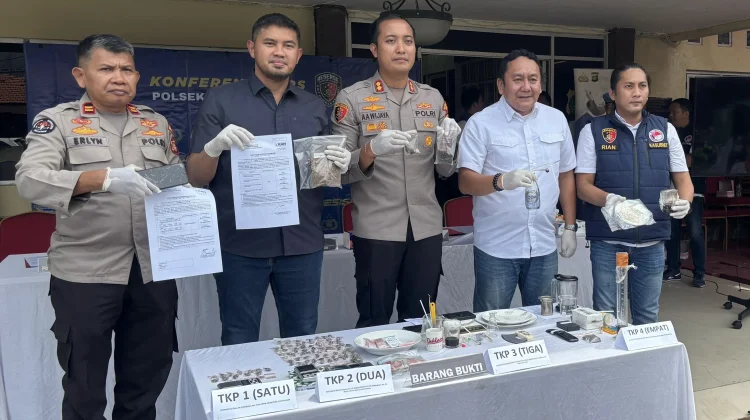 Polisi Amankan Tiga Tersangka Pelaku Home Industri Sabu Hitam