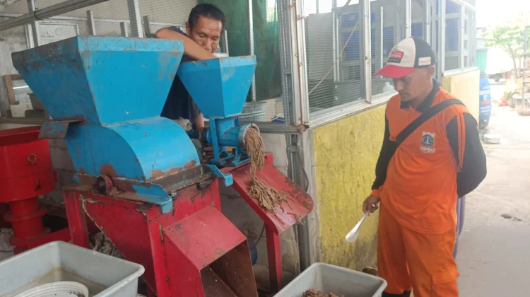 Warta Koja Bayar Sekolah PAUD Pakai Sampah hingga Masak Rendang tanpa Gas Elpiji