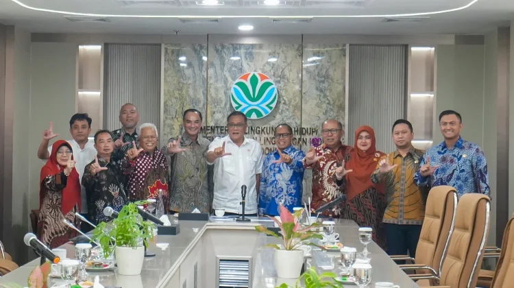 Bahas Sampah, Legislator DKI Temui Menteri LH