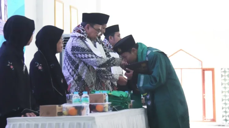 Wisuda 289 Santri Attaqwa, Cetak Generasi Benar dan Pintar
