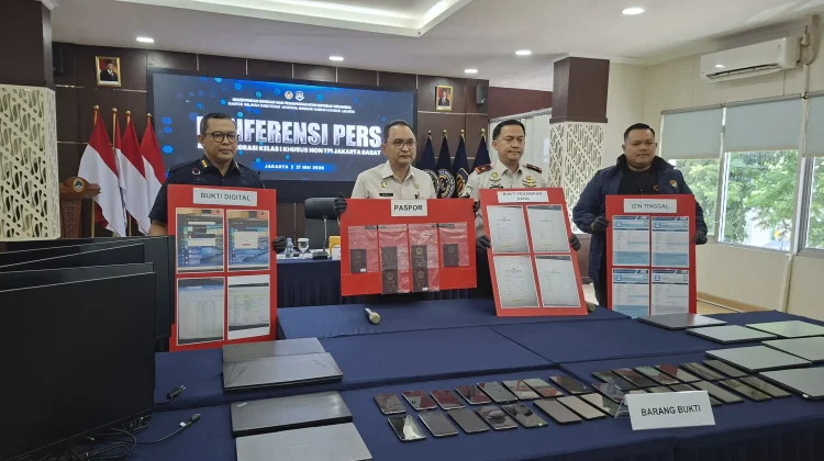 Imigrasi Jakbar Tangkap Empat WNA Tiongkok Terkait Dugaan Penipuan Online