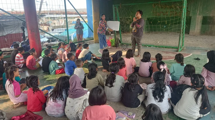 Serunya Kelas Jurnalis Cilik: Anak Pesisir Belajar Sejarah Jurnalistik