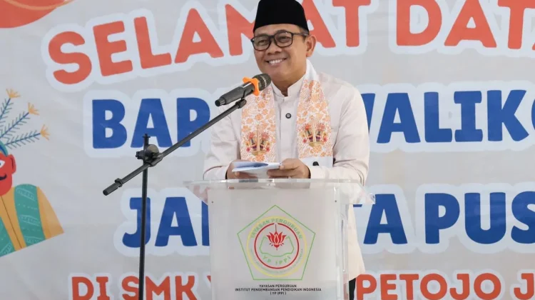 Wali Kota Jakpus Tinjau Penerapan Sekolah Gratis di SMK YP IPPI Petojo
