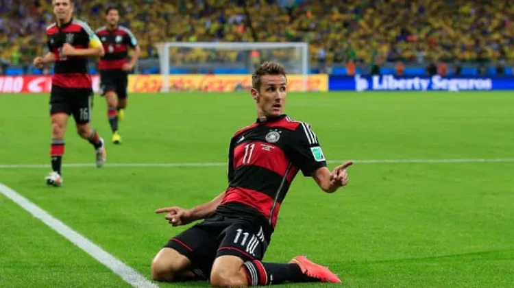 Miroslav Klose dan Rekor 17 Kemenangan di Piala Dunia