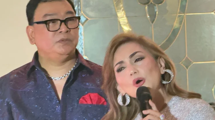 Nia Daniaty Meriahkan Ultah Gandhi S