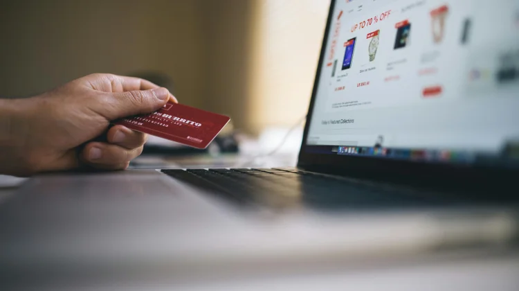 PayLater dan Belanja Online Jadi Tantangan Literasi Keuangan Keluarga