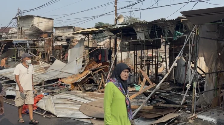 Kebakaran di Kemayoran Hanguskan Ratusan Rumah, Delapan Warga Alami Sesak Napas
